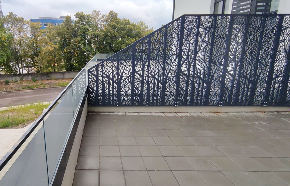 Glass railing and balustrades