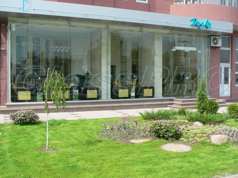 All-glass facade structure, design salon "Disar" - Kiev