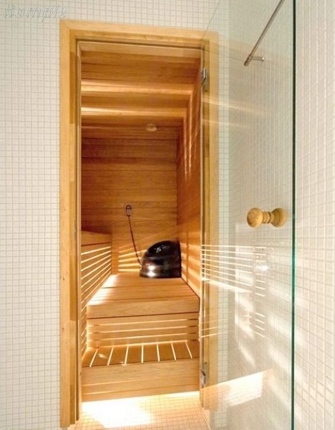 Model SN-01. Glass door for baths and saunas made of clear glass with round alder handle