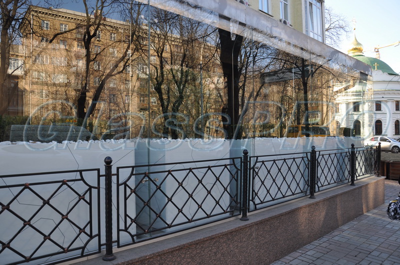 Скління тераси з ребрами жорсткості на спайдерному кріпленні, ресторан «Егоїст» - Київ