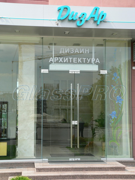 Swing storefront, single-layer MONO glazing, designer salon - Kyiv