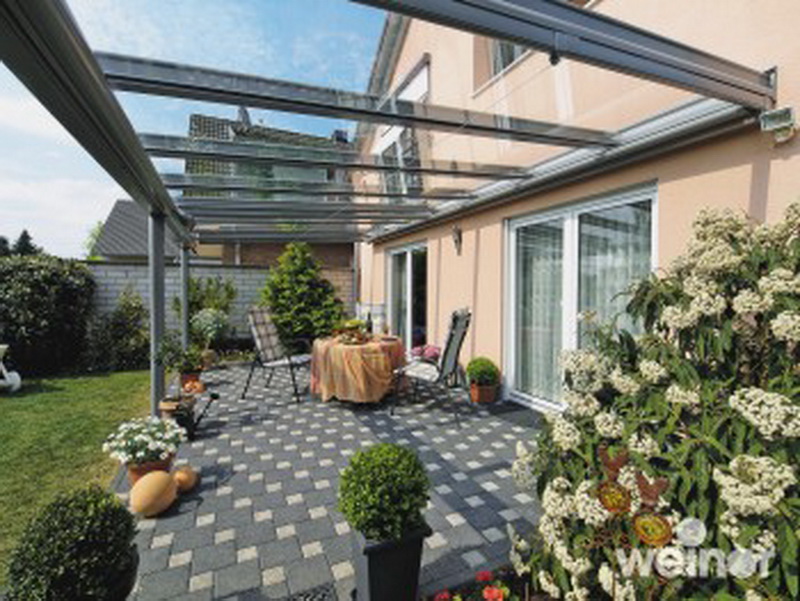 A glass overhang – the arrangement of a cottage terrace