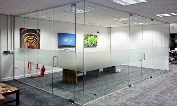 Скляні офісні перегородки із двостулковими двійчастими дверима