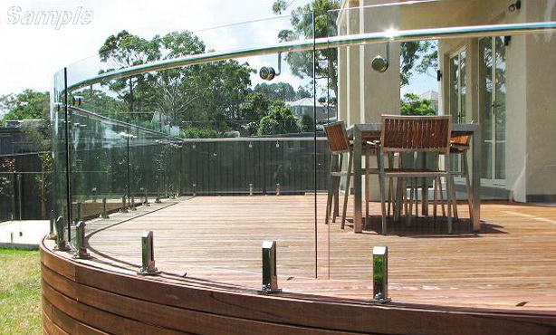 Model GS-02. Self-supporting glass terrace railing with clips