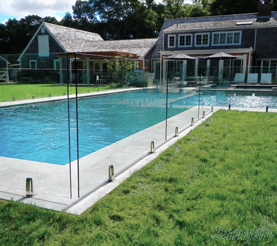 Model GS-02. Self-supporting glass pool railing with clamping