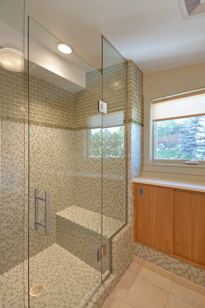 Model SD-04. Glass shower door between two fixated elements