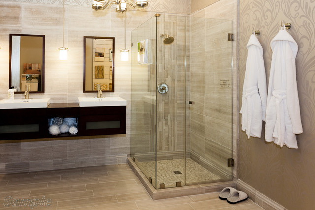 Model SC-02. Corner glass shower cabin with hinged door and tile tray